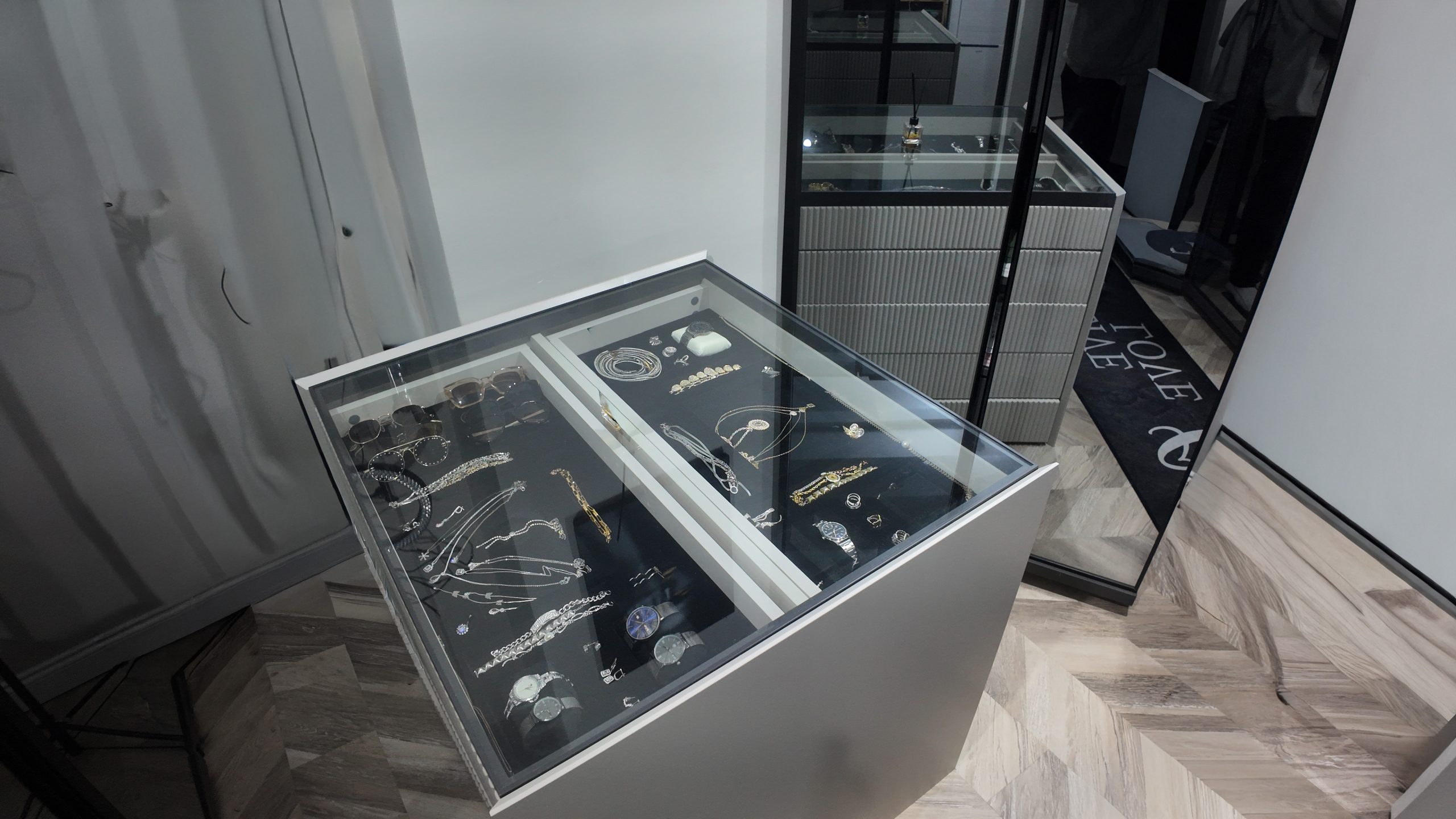 Luxury Apartment in a Fully Integrated Residential Complex - Image 14